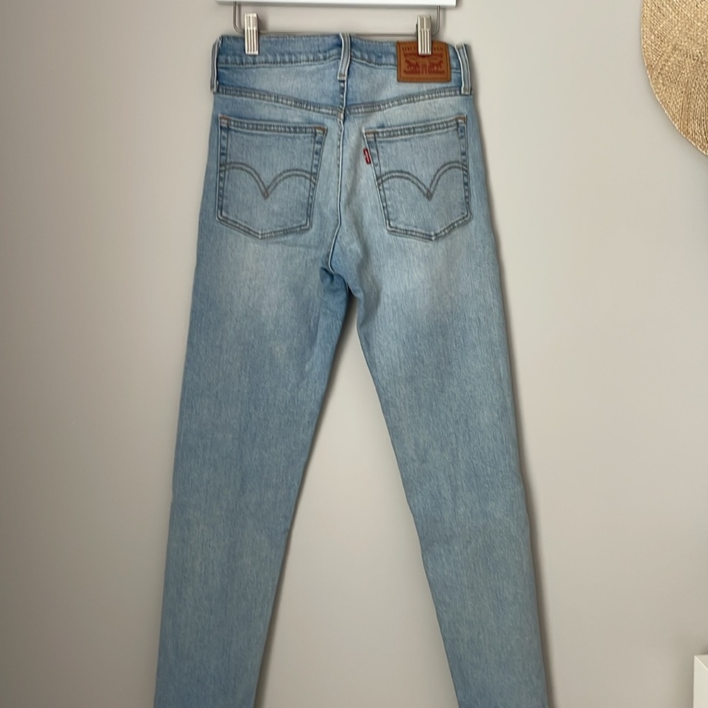 Levi’s - Picture 3 of 3